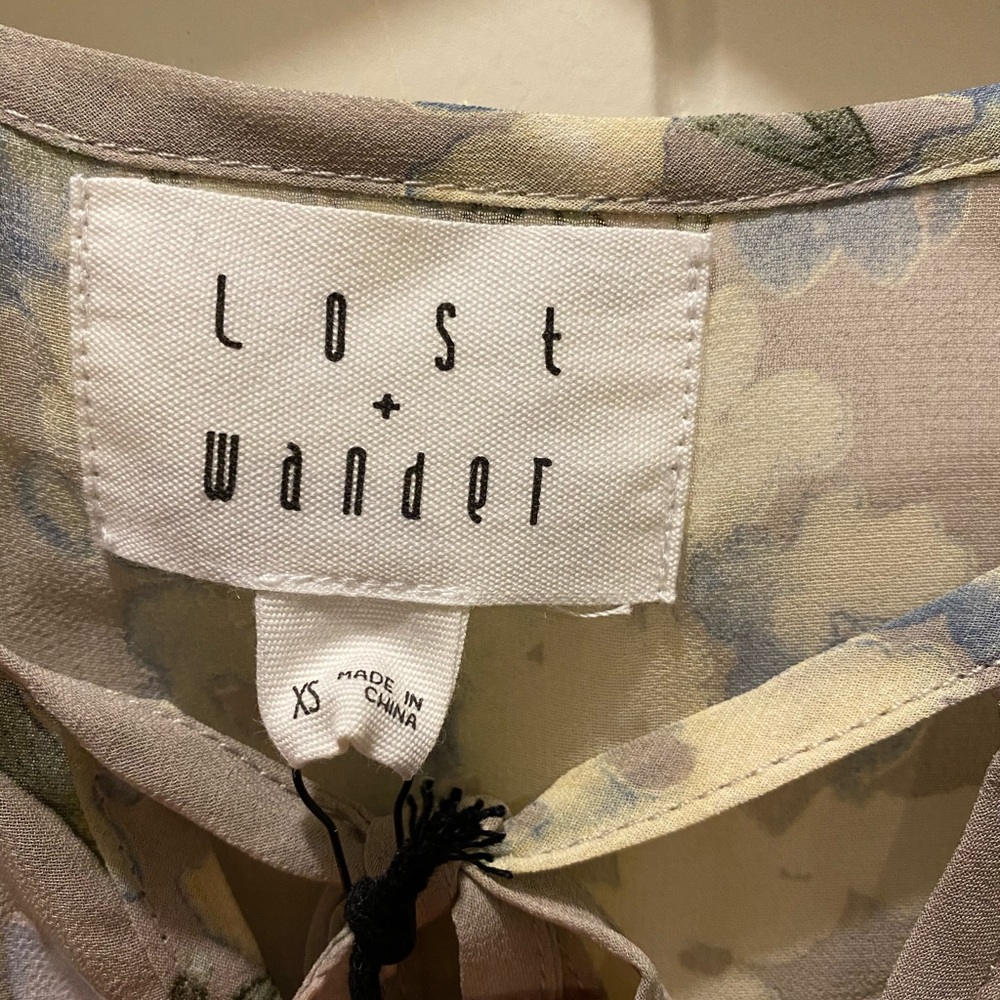 Lost + Wander Long Sleeve Cold Shoulder Top- NWT - Picture 5 of 9